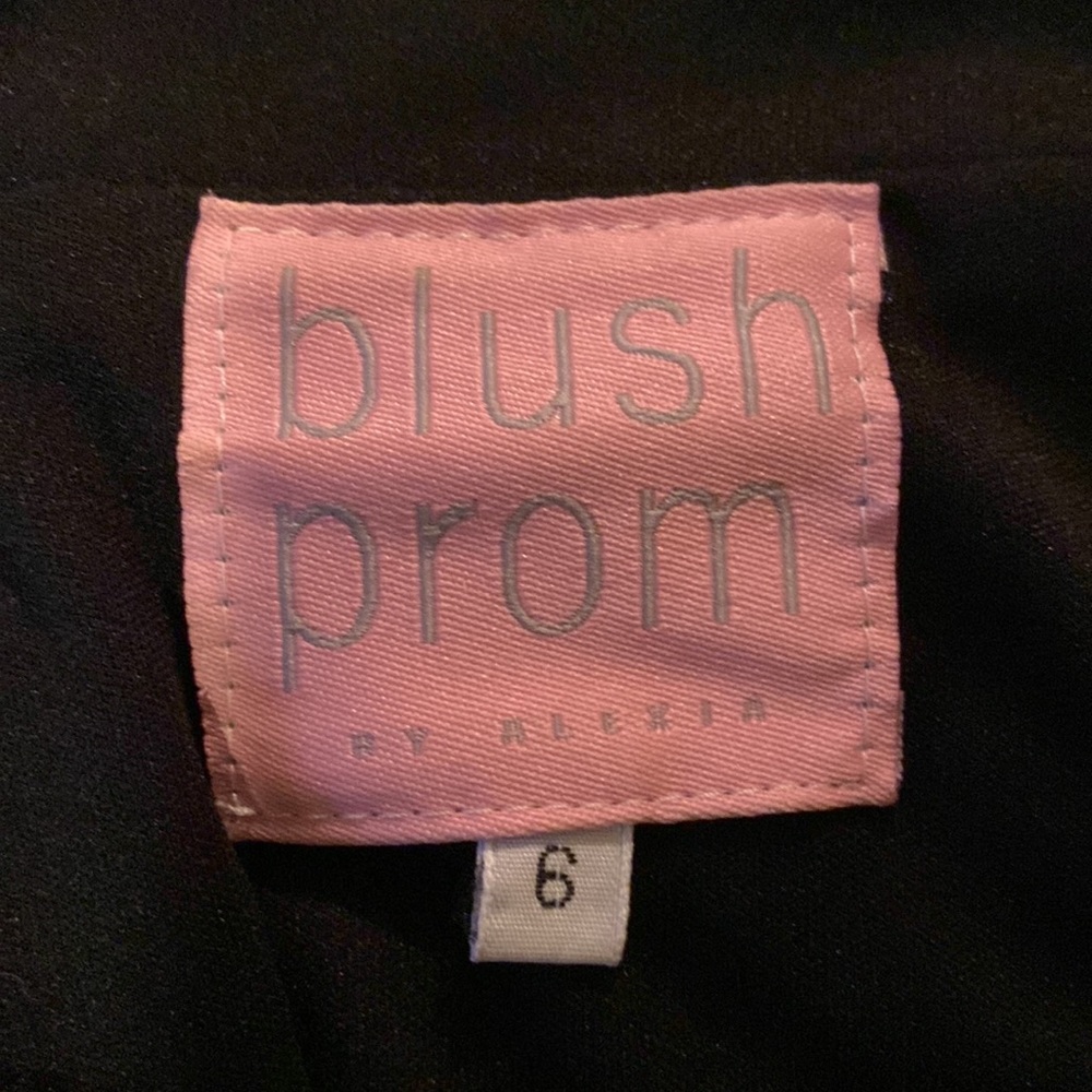 Prom dress - Picture 8 of 8